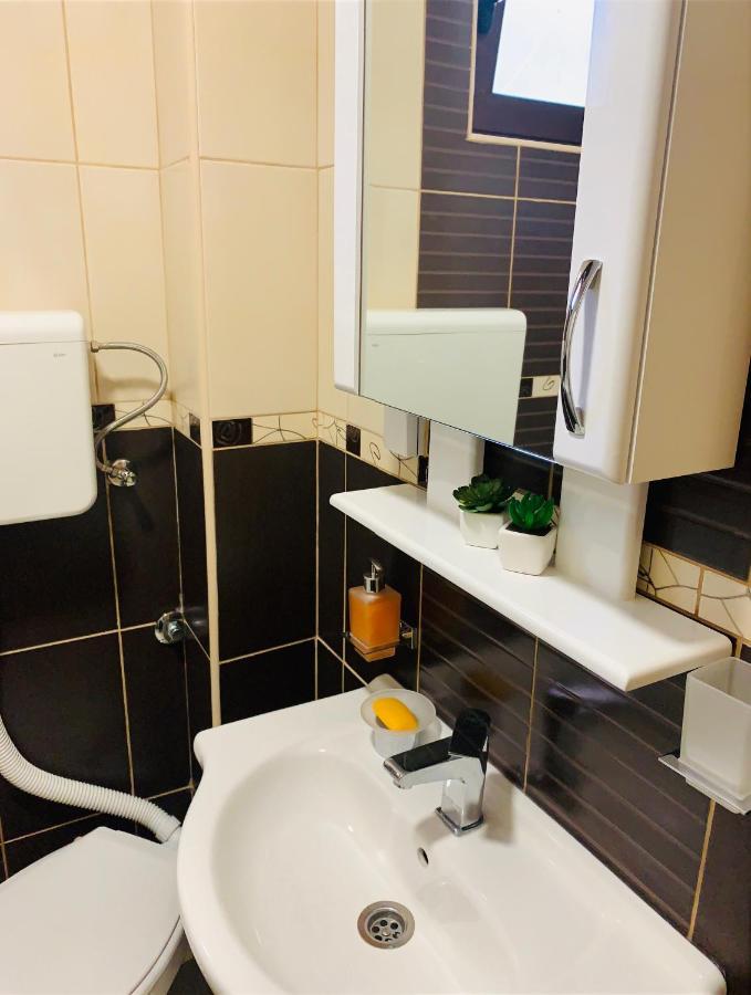 Gara 5 Apartment Kotor Luaran gambar